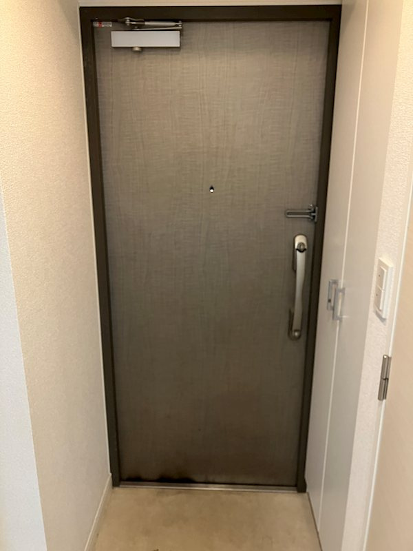 ライジングプレイス浅草弐番館の玄関