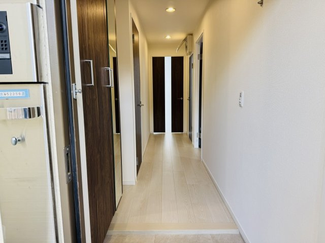 ビュータワー八王子の玄関|～内装リフォーム済の住戸です～