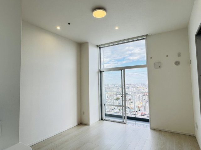 ビュータワー八王子の寝室|～リビングに隣接している6.0帖の洋室です～