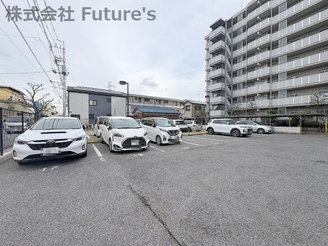藤和シティシティコープ三郷の駐車場|敷地内駐車場あり（要空き・料金確認）