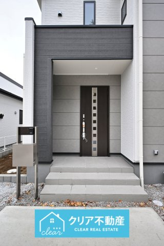 【玄関】 | 館林第3西高根町　リーブルガーデン　全2棟 | 玄関はディンプルキー＆ダブルロックドア採用で防犯対策もバッチリです！