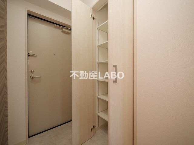 クリエオーレ長吉川辺の玄関