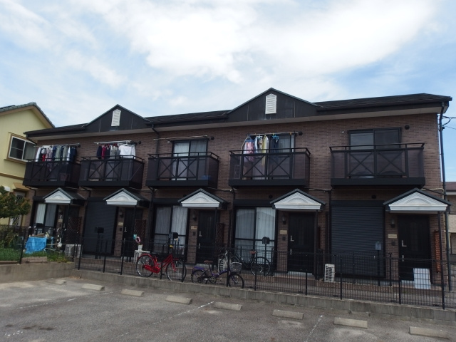 ファミール天白の外観