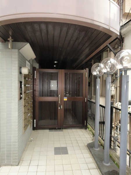 ベルメゾン二子のエントランス