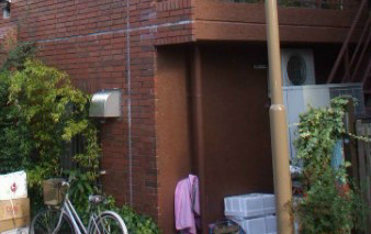 小作ビルの外観