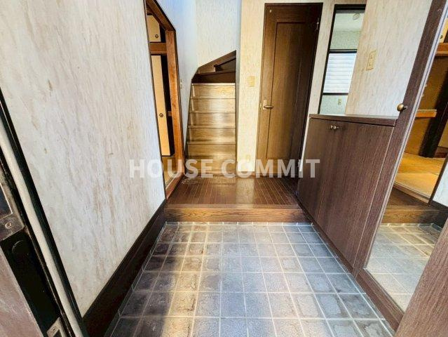 中古戸建ての玄関