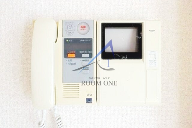 スカイコート池袋第７のセキュリティ|モニター付きインターホンです。