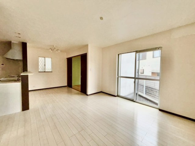 【居間・リビング】 | 東山　中古一戸建