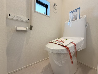 【トイレ】 | うるま市与那城屋慶名2期（全6棟）1号棟 | 1号棟　温水洗浄便座♪