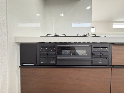 【キッチン】 | うるま市与那城屋慶名2期（全6棟）1号棟 | 1号棟　便利なグリル付き♪