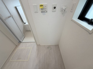 【ランドリースペース】 | うるま市与那城屋慶名2期（全6棟）1号棟 | 1号棟　洗濯機置き場♪