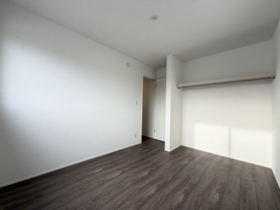 【洋室】 | うるま市与那城屋慶名2期（全6棟）1号棟 | 1号棟　洋室5.25帖＋CL付き♪