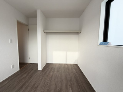 【収納】 | うるま市与那城屋慶名2期（全6棟）1号棟 | 1号棟　洋室5.25帖＋CL付き♪