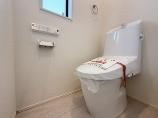 【トイレ】 | うるま市与那城屋慶名2期（全6棟）1号棟 | 1号棟　温水洗浄便座♪