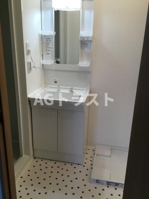 【洗面所】 | Ｓマンション上野 | シンプルで使いやすいトイレです