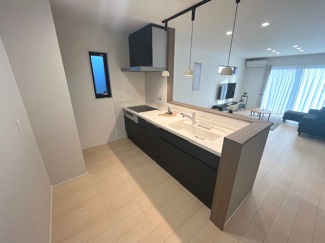 都城市上長飯町の新築一戸建のキッチン