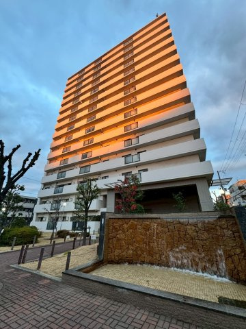 ファミールパーク鶴見の外観|JRおおさか東線「放出」駅徒歩約12分！
上層階につき陽当り・眺望・通風良好なお部屋です！
