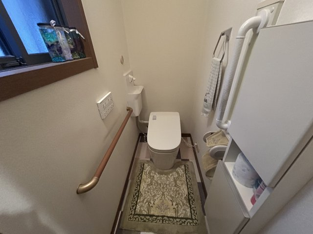 名古屋市名東区社口１丁目｜名古屋市の戸建ならホームアップのトイレ|1・2階の2か所にトイレ完備。混み合う朝や来客時も安心の設計です