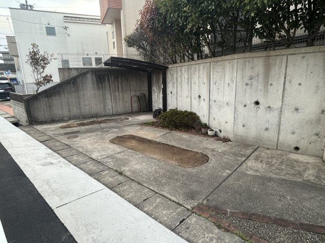 名古屋市名東区社口１丁目｜名古屋市の戸建ならホームアップの駐車場