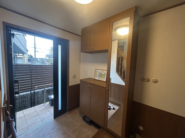 名古屋市名東区社口１丁目｜名古屋市の戸建ならホームアップの玄関|収納力のあるシューズボックス