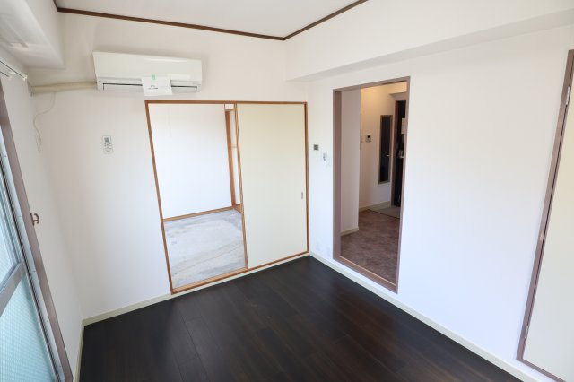 ファミール聖和の居間・リビング