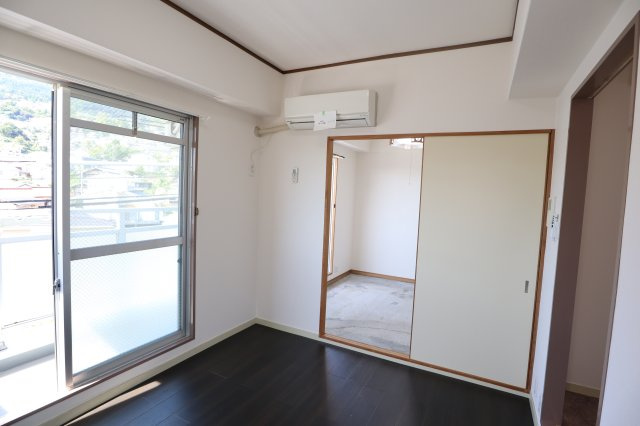 ファミール聖和の和室