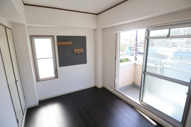 ファミール聖和の居間・リビング