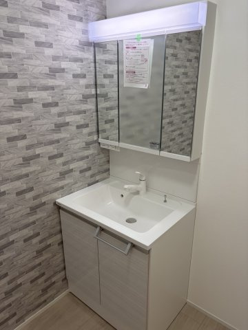 岡谷市長地権現町１丁目の独立洗面台