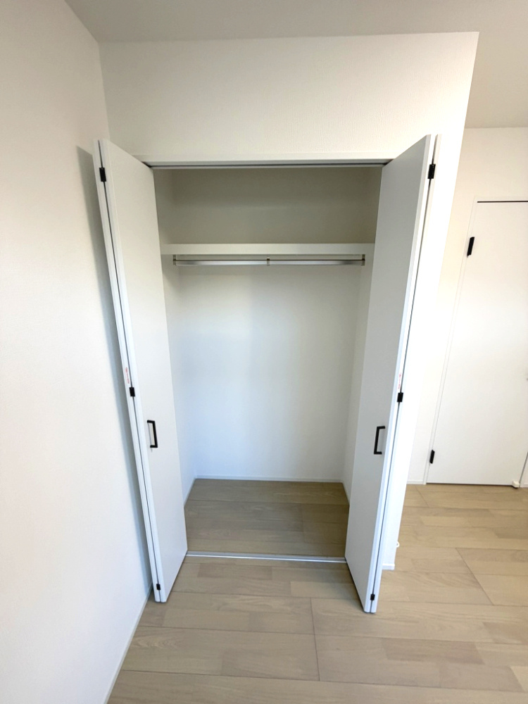 岡谷市長地権現町１丁目の収納