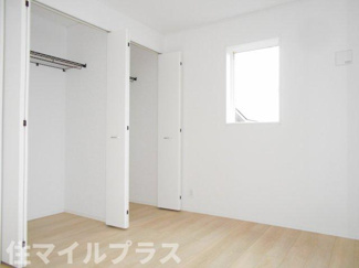 【洋室】 | 本宮市本宮新築一戸建て4棟 | 落ち着いた色調の洋室です