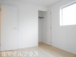 【洋室】 | 本宮市本宮新築一戸建て4棟 | 明るい洋室です