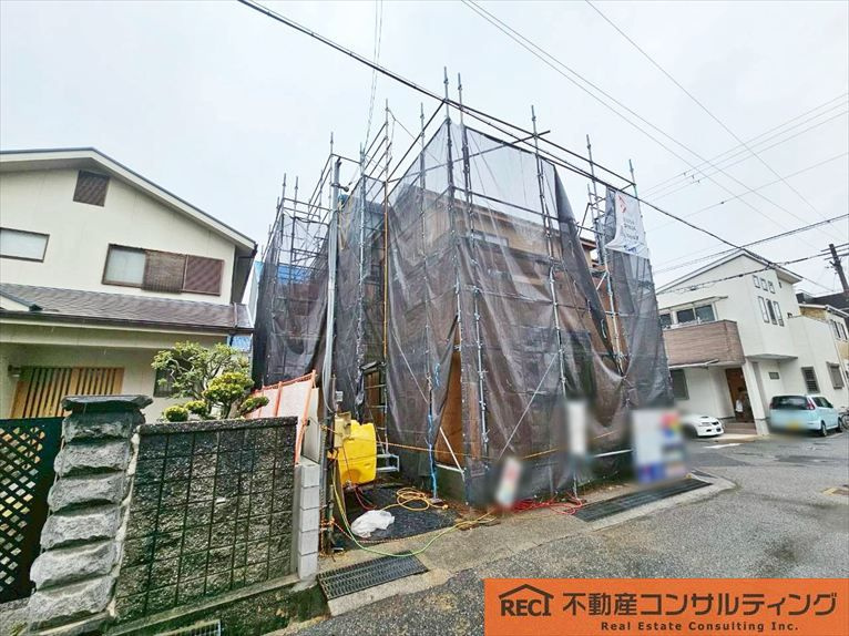 西宮市東鳴尾町2丁目　新築戸建の前面道路含む現地写真
