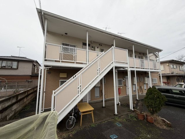 コリヌ・キッカワの外観