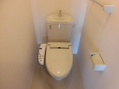 【トイレ】 | ガーデンハウス | 清潔感のあるきれいなトイレです