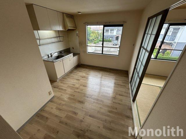 パル今福B棟の居間・リビング