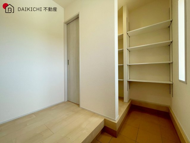 【玄関】 | Livele Garden.S　吉見町東野 新築戸建　全5棟　4号棟