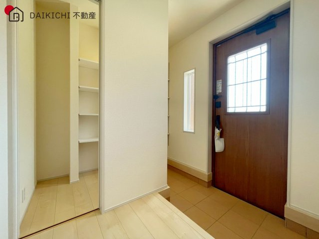 【玄関】 | Livele Garden.S　吉見町東野 新築戸建　全5棟　4号棟