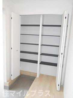 【玄関】 | 本宮市本宮新築一戸建て4棟 | シンプルで使いやすい玄関です