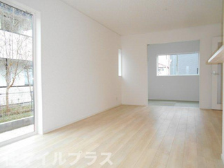 【居間・リビング】 | 本宮市本宮新築一戸建て4棟 | ゆったり過ごせるリビングです