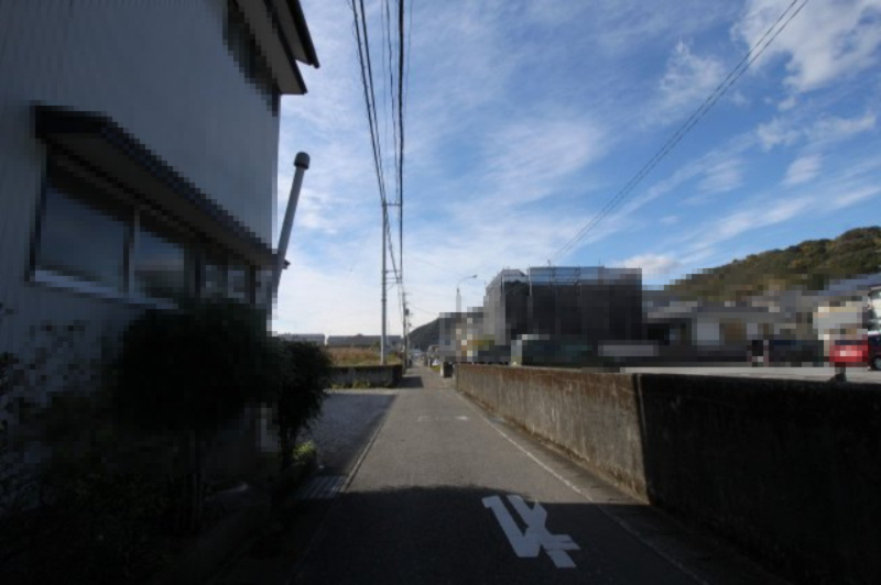 いの町枝川　新築戸建　⑬　（全2区画）の前面道路含む現地写真|北側　公道4.0ｍ　接面11.3ｍ　