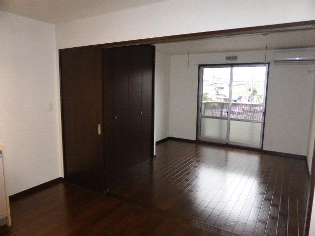 Ｋｉｎｚｙ　Ｃｏｕｒｔ　Ⅰの居間・リビング