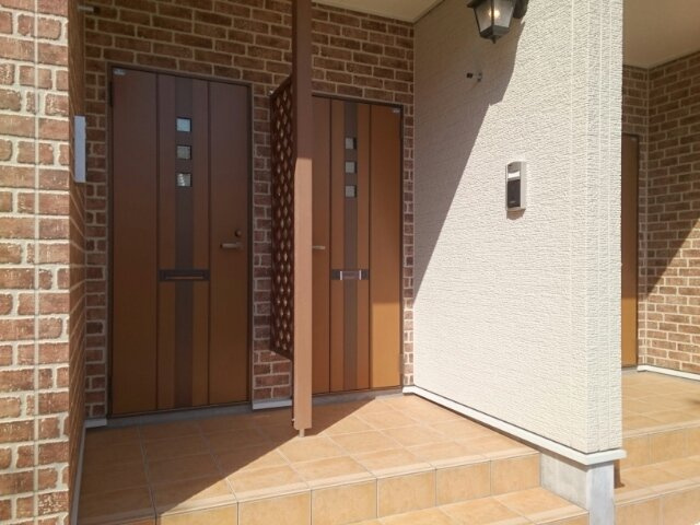 セレスコート本郷のエントランス