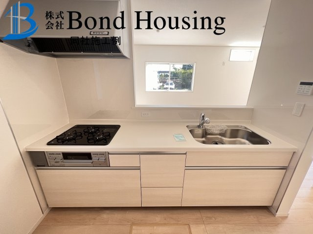 角地につき陽当り・通風良好　大久保町谷八木　全4棟　1号棟のキッチン