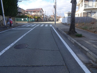 【前面道路含む現地写真】 | 川西市清和台西4丁目　建築条件無土地