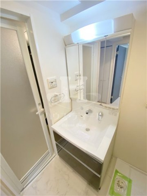 【洗面所】 | コンフォール浮間舟渡 | 広い洗面スペース