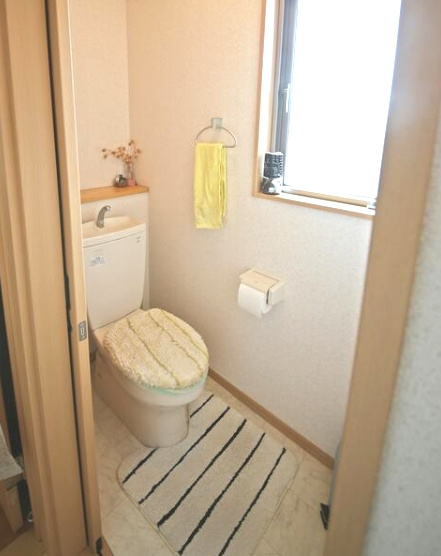 大網白里市経田　中古戸建のトイレ|平成19年10月築 都市ガス  スーパーイオン ・大網白里市立大網東小学校徒歩約15分 駐車2台可
