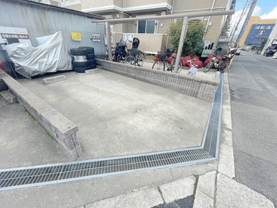 【駐車場】 | クローバーハイツ | 敷地内駐車場です