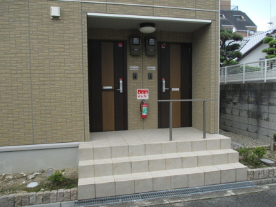 【エントランス】 | クローバーハイツ | エントランスです