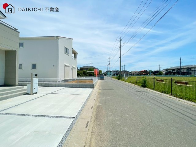 【前面道路含む現地写真】 | Livele Garden.S　吉見町東野 新築戸建　全5棟　5号棟