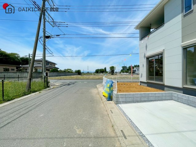 【前面道路含む現地写真】 | Livele Garden.S　吉見町東野 新築戸建　全5棟　5号棟